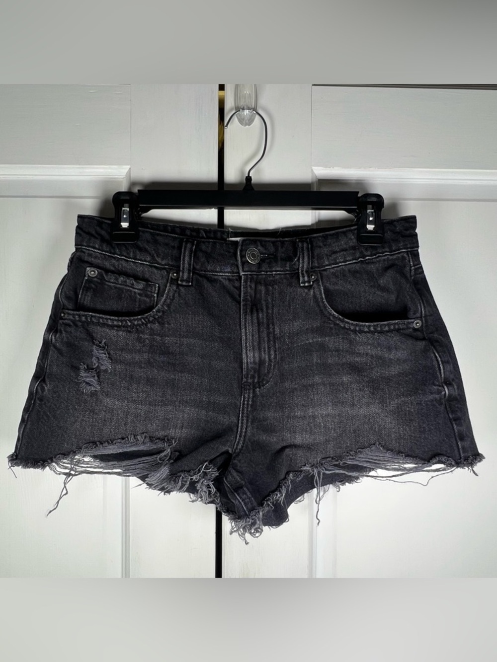 Garage Washed Black Distressed Jean Shorts Pristine Condition Size 3 - Picture 3 of 8